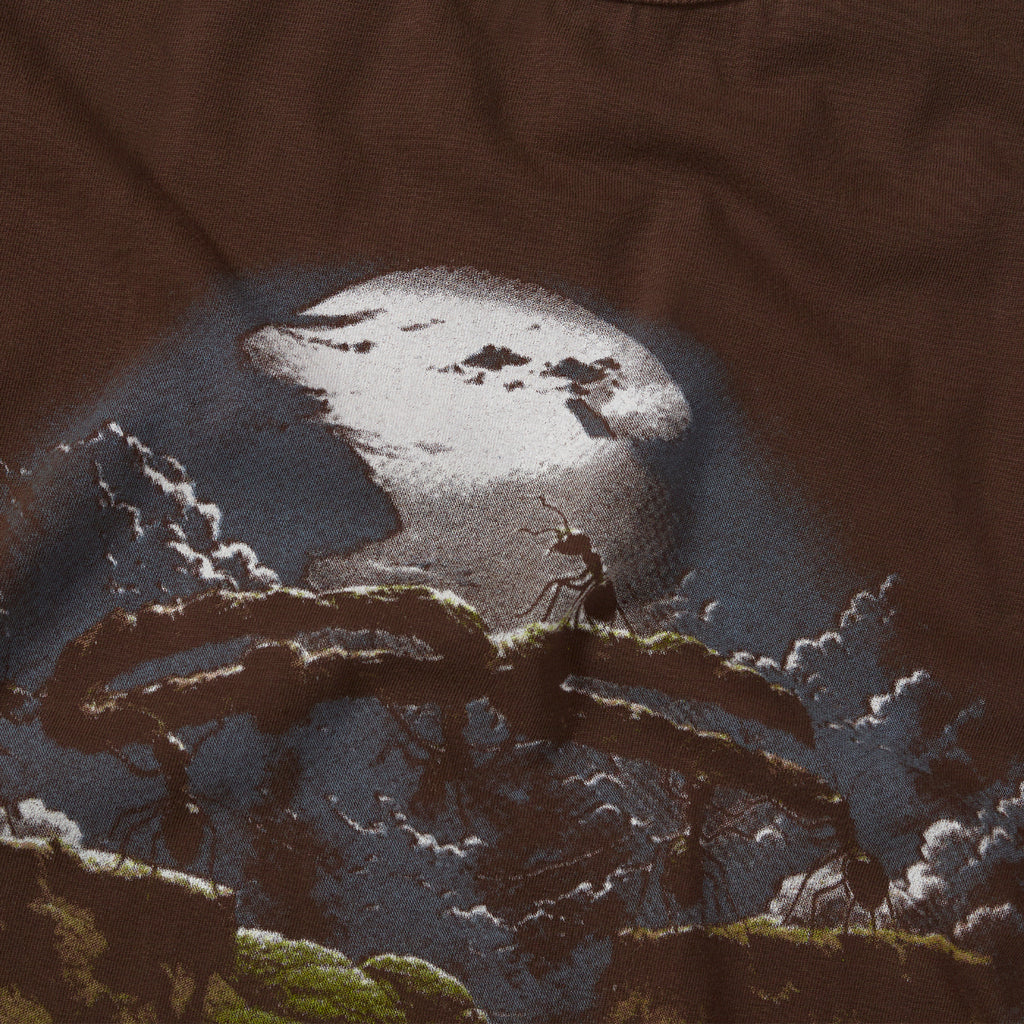 Camiseta “Formigas” Marrom