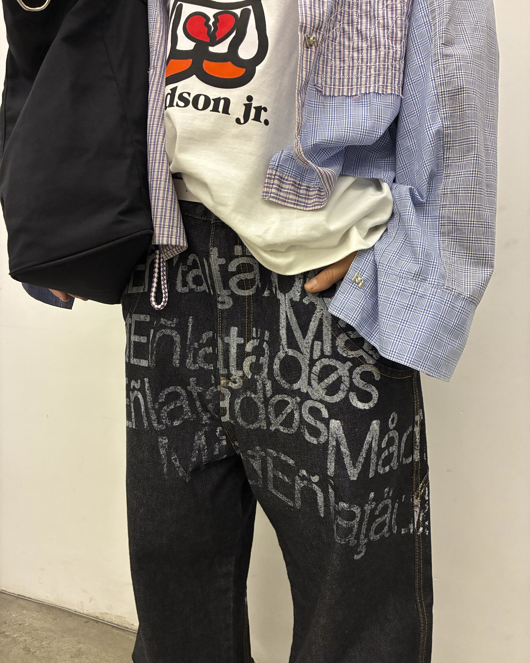 Calça Jeans "Caracteres" Preta
