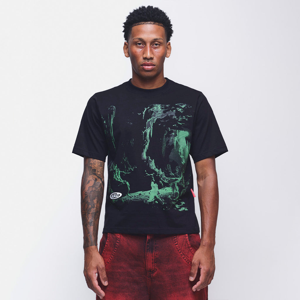 Camiseta “Caverna Neandertal” Preta