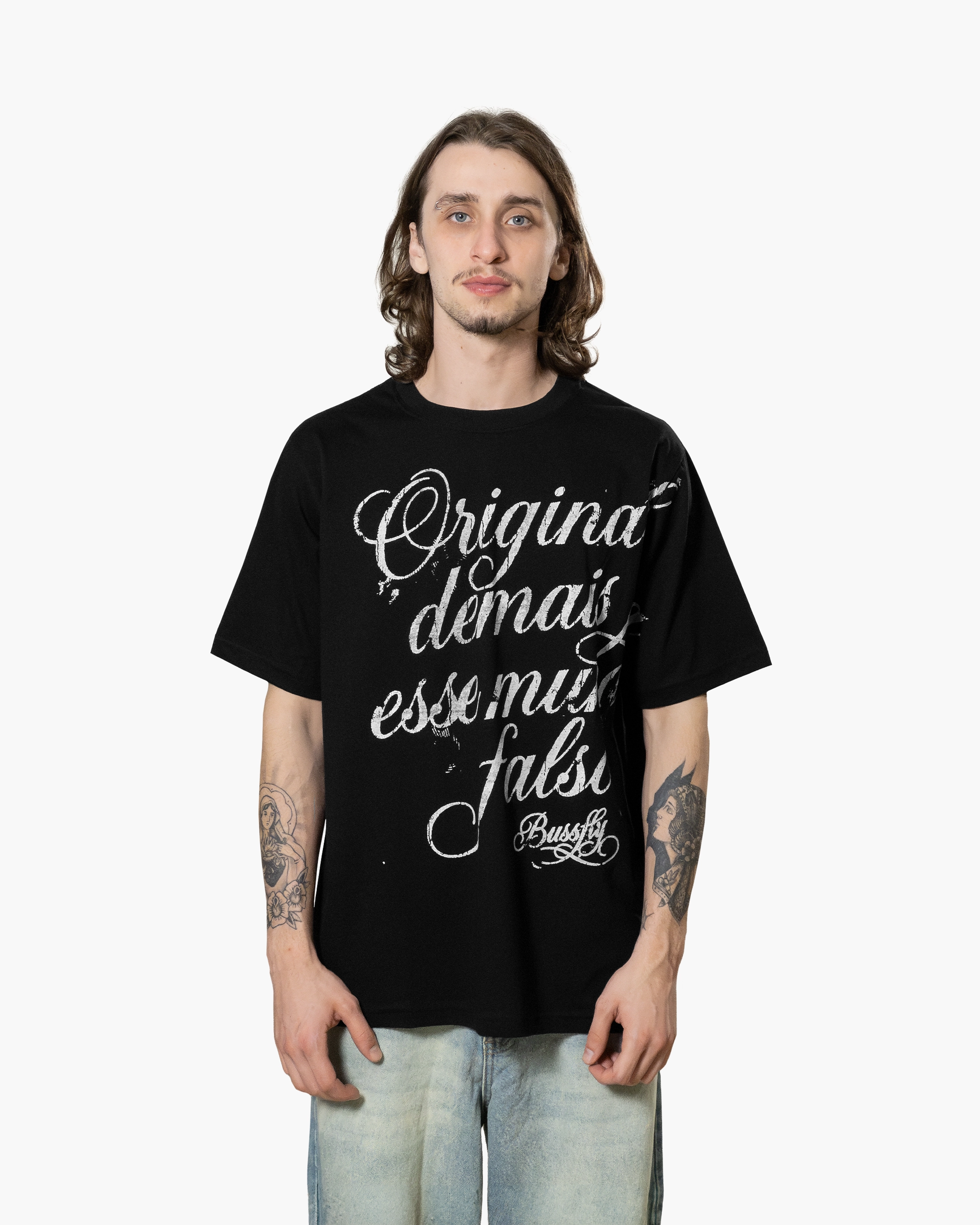 Camiseta "Mundo Falso" Preta