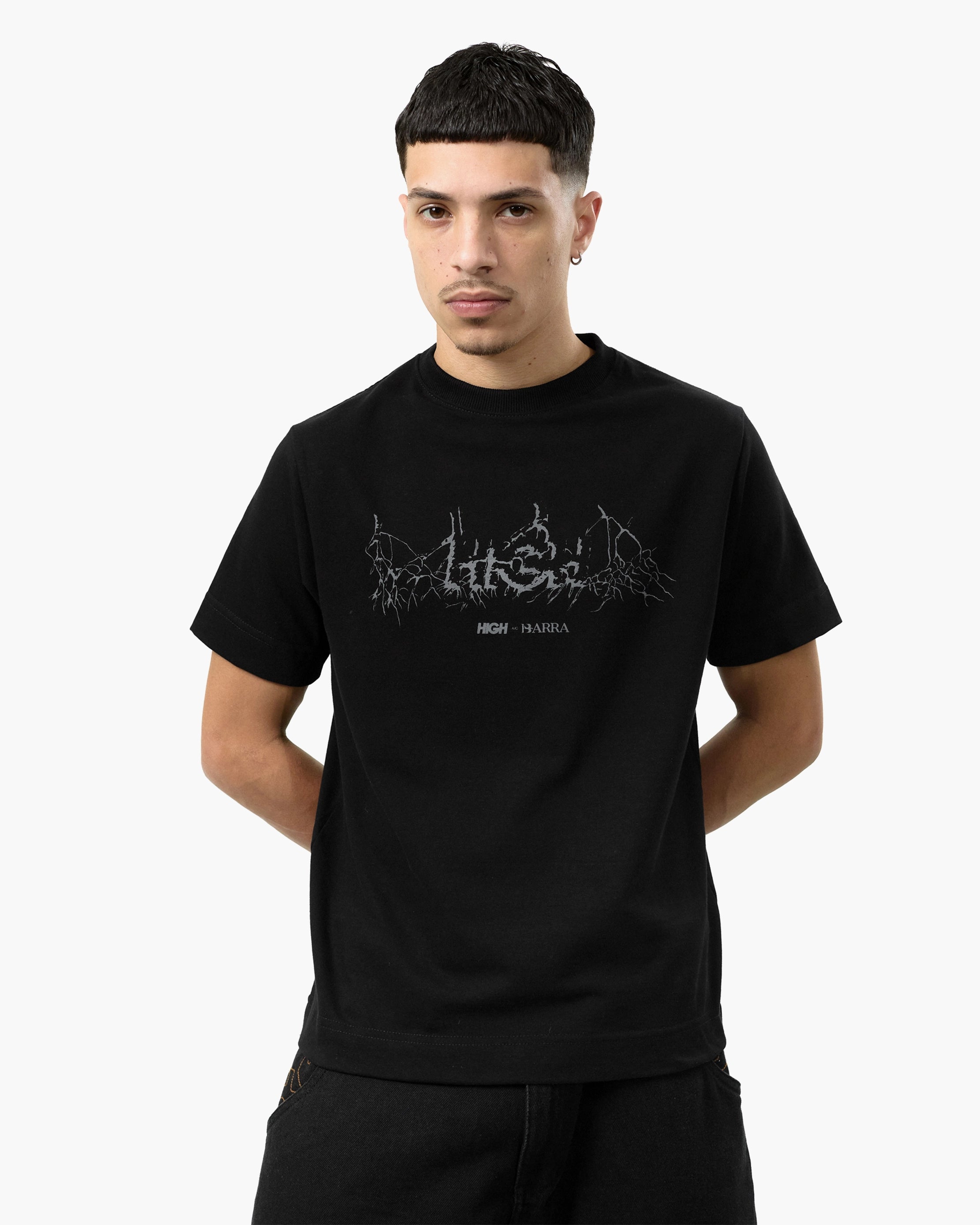 Camiseta "Raízes" Preta