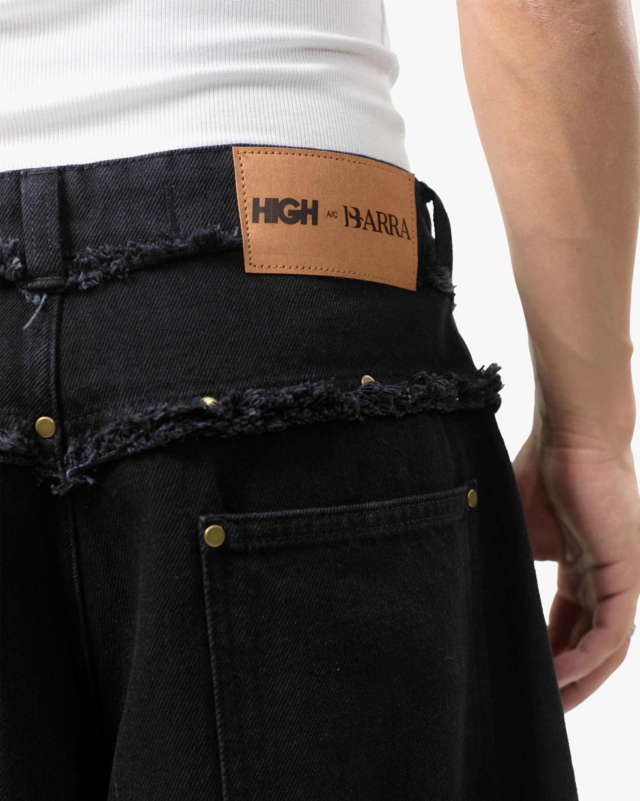 Bermuda Jeans "Desconstruída"