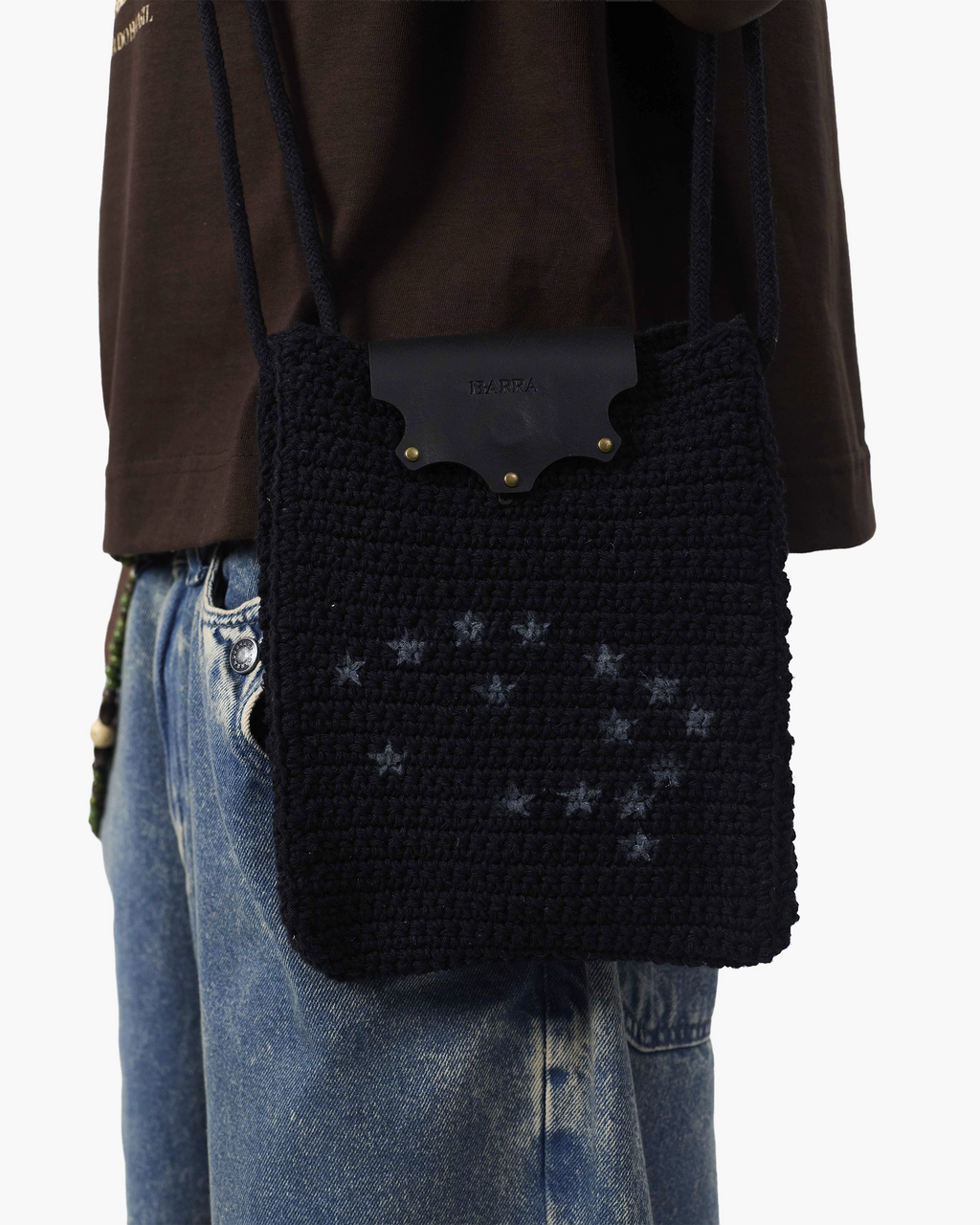 Bolsa Lateral em Crochê e Couro Preta