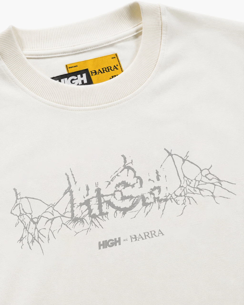 Camiseta "Raízes" Branca