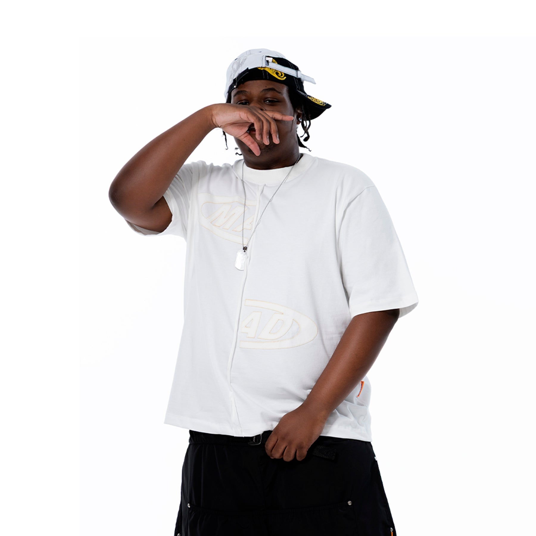 Camiseta "Portal Bordado" Branca - Drop Company