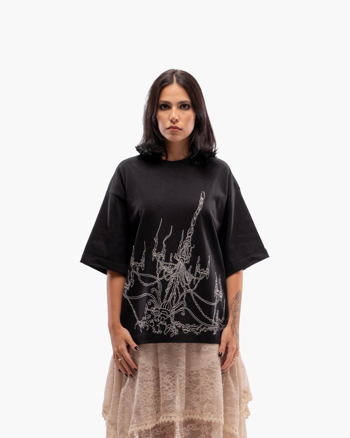 Camiseta "Chandelier" Preta