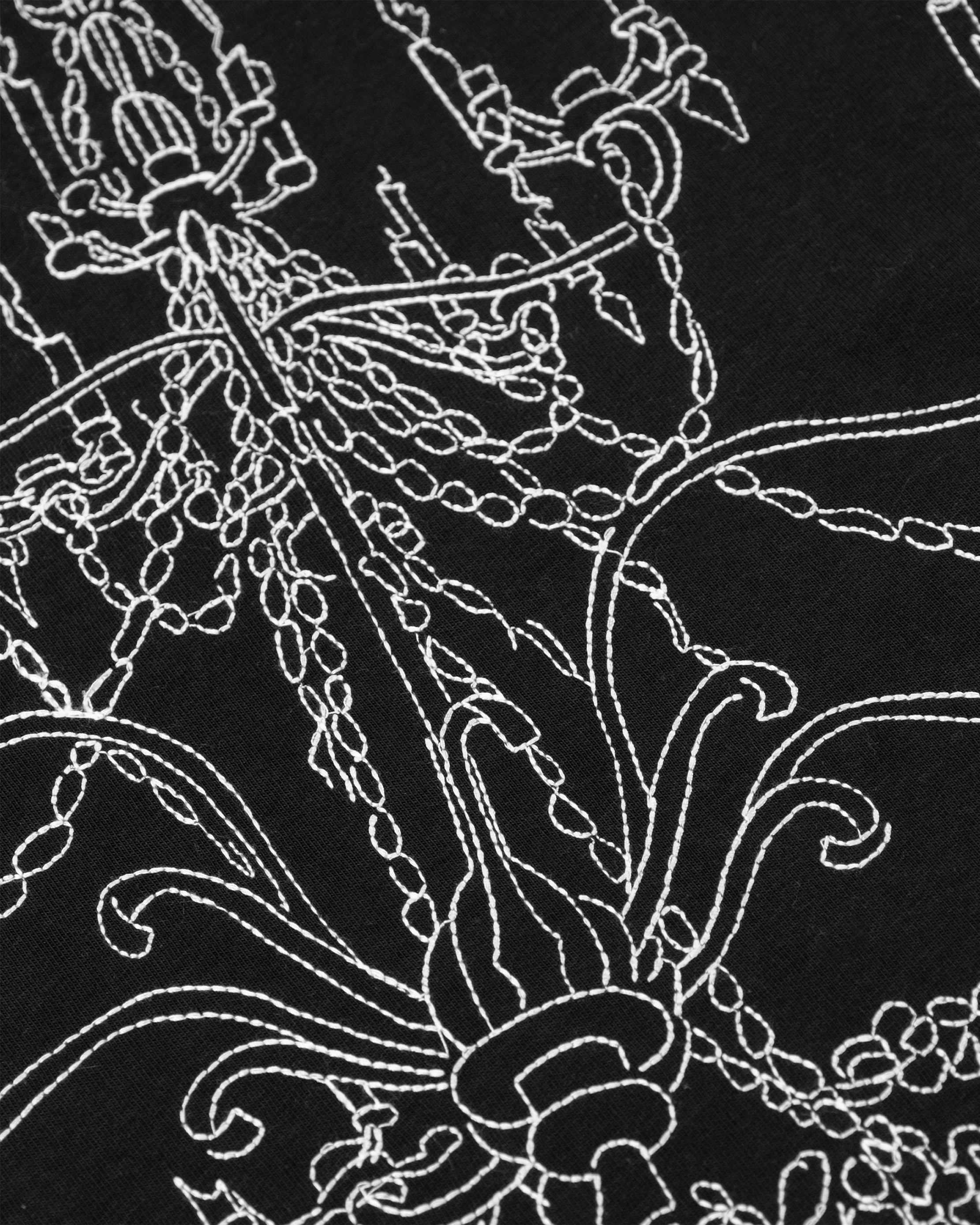 Camiseta "Chandelier" Preta